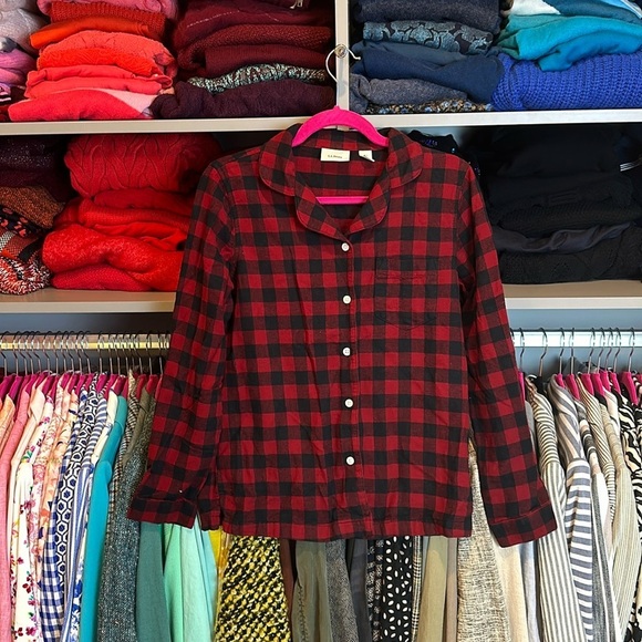 L.L. Bean navy and red plaid long sleeve flannel button down shirt size XS - Picture 1 of 3
